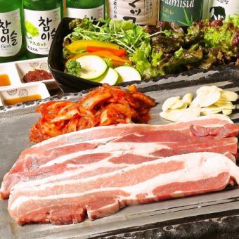 Lunch and dinner available [All-you-can-eat samgyeopsal course with draft beer and 2 hours of all-you-can-drink] 6 dishes total 3,600 yen (tax included)