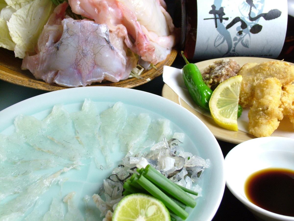 Please enjoy the taste of authentic Tiger fug in professional blowfish specialty store "Fugui"