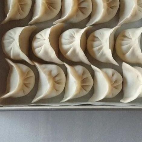 手作り餃子の極み！ジューシーな旨味が広がる一口♪