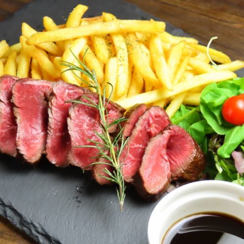 美味的烤牛肉、农场新鲜牡蛎和四种口味披萨！