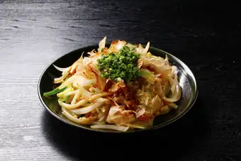 Fried udon noodles with soy sauce flavor
