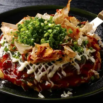A hearty okonomiyaki course!