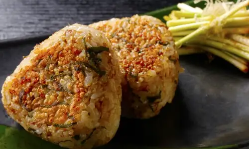 Grilled rice balls (2 pieces)