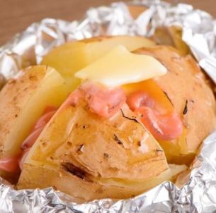 [Recommended!] Hakodate potato topped with butter and salted fish