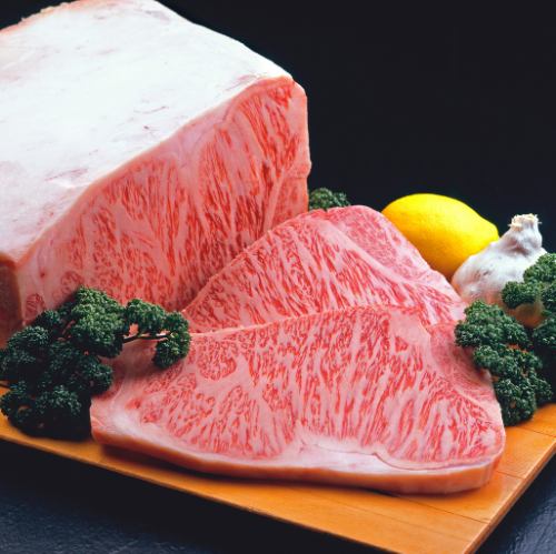 厳選された和牛と沖縄料理