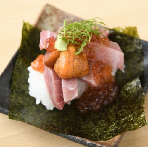 【一口手巻き】トロ・うに・いくら