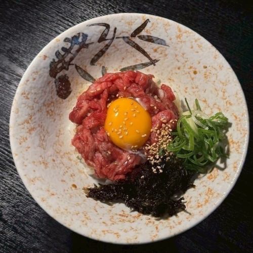 炙りユッケ極上卵かけご飯