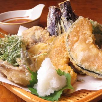 [Recommended] Assortment of 3 sashimi / All-you-can-eat seasonal vegetable tempura / 2 hours of popular offal sashimi, etc. [all-you-can-drink] included 10 items 4,400 yen → 4,000 yen
