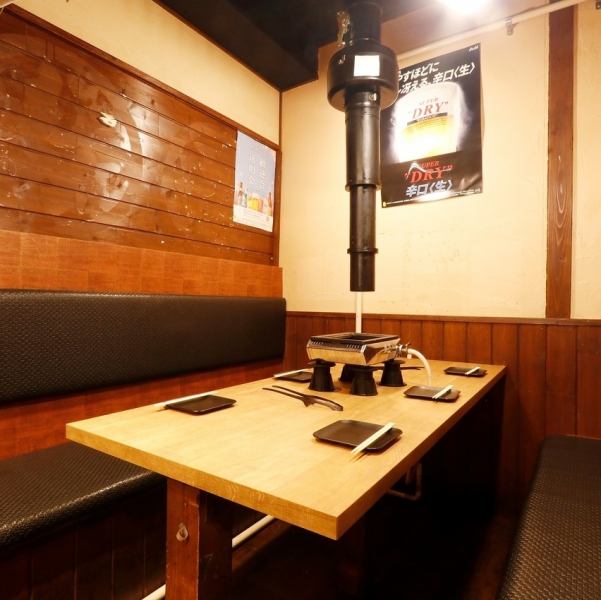 2名様から個室OK！！喫煙OK２名様、4名様、6名様とお使いいただける個室それぞれ完備！接待にぴったりな個室もございます。≪喫煙可≫