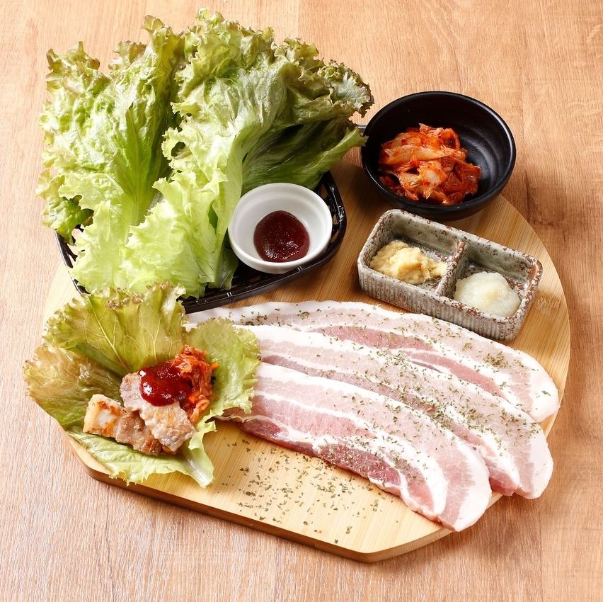 個室完備×韓国 国産和牛と地鶏のBBQと肉巻き串の美味しい居酒屋