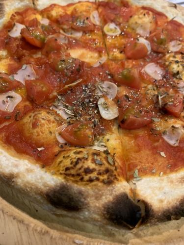 Pizza Marinara (tomato sauce, garlic, oregano only)