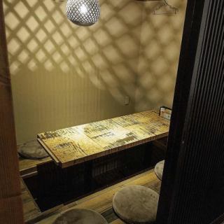 居心地の良い空間で、お食事をお楽しみください。4名様～6名様まで可能です。