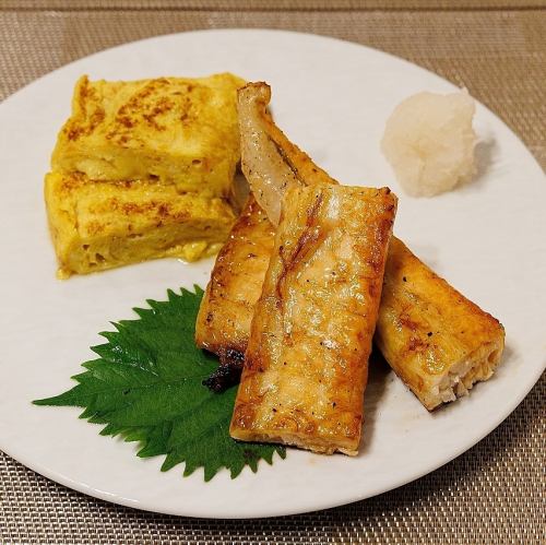 サーモンハラス焼と甘だし巻き玉子焼