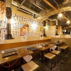 少人数用のテーブルも完備◎家族や友人とのご利用にも最適!