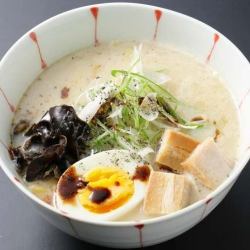 豚骨ラーメン