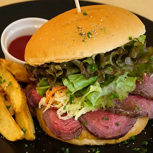 国産牛ローストビーフバーガー(ポテト、ドリンク付き)