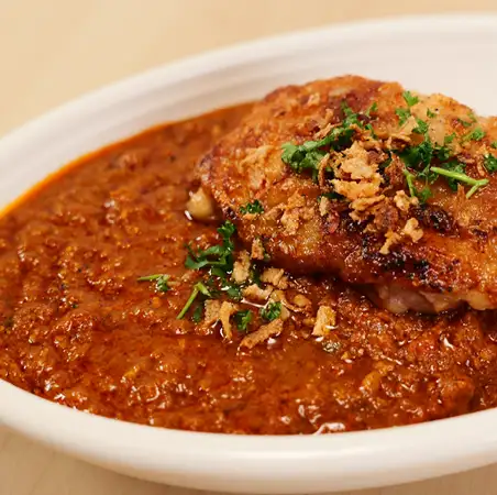 トマトたっぷりバターチキンカレーランチ(ドリンク、サラダ、デリ付き)　