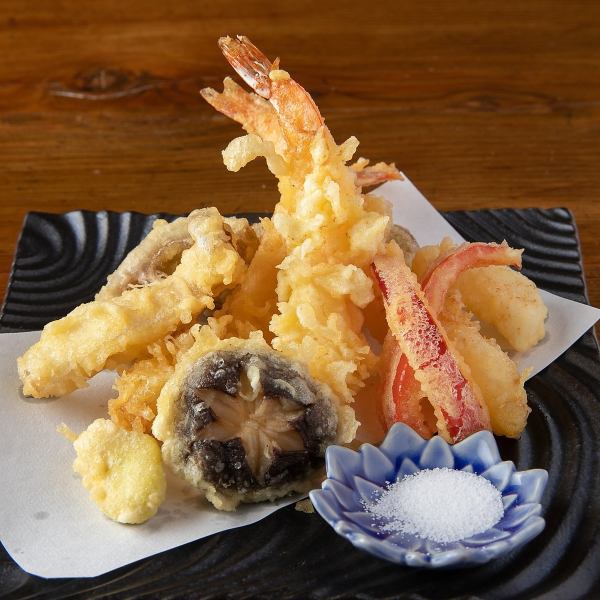 【ご飯にもお酒にも合う！】天ぷら盛合わせ