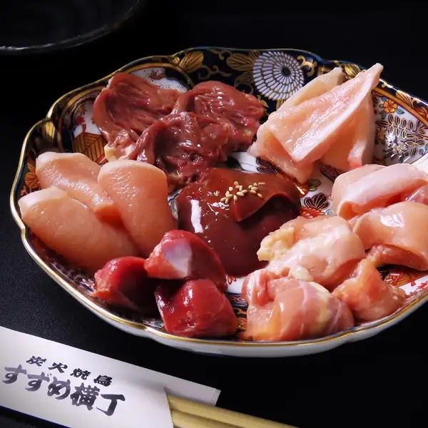 【三河ブランド鶏「錦爽どり」使用!炭火七輪鶏肉盛り合わせ】