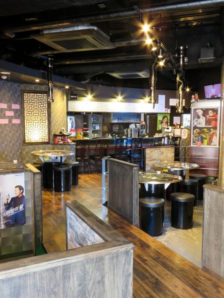 柜台和圆桌您可以使用从一个人到一个桌子派对的各种各样的♪请在时尚的商店享受正宗的韩国料理♪