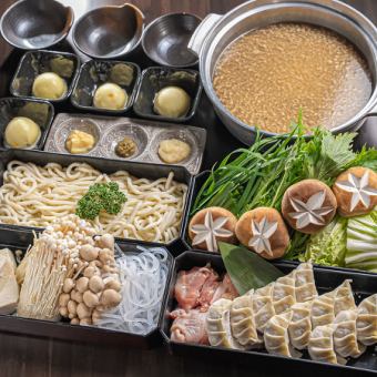 [Enjoy exquisite hotpot, including the soup stock] Gyoza hotpot course with 120 minutes of all-you-can-drink 3,300 yen (tax included)