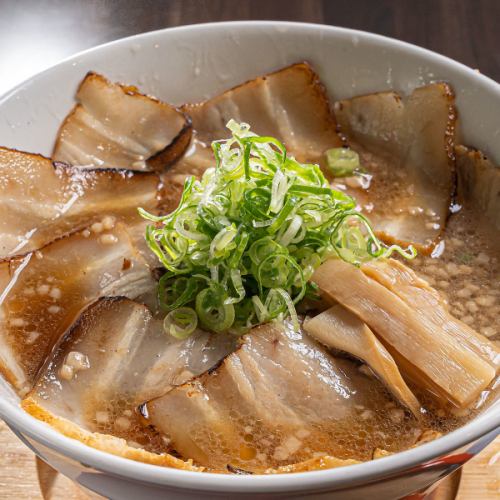 〆のラーメンまで味わい尽くせる本気の麺酒場！！