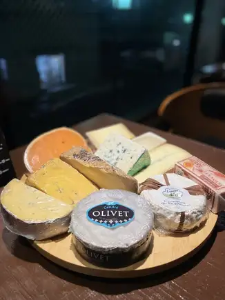チーズとウイスキーの新感覚ペアリングコース
