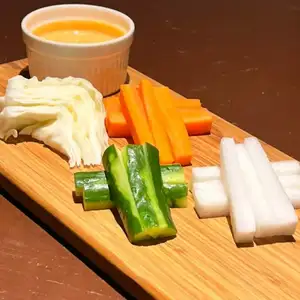 野菜スティック　特製ホットチリマヨソース