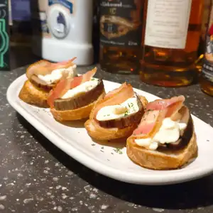 いぶりがっこベーコンチーズ