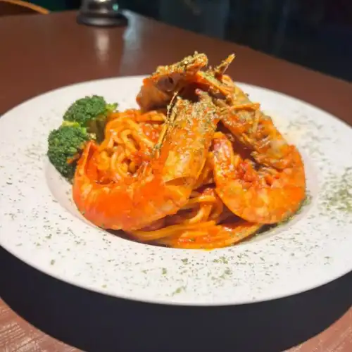 有頭海老のトマトソースパスタ