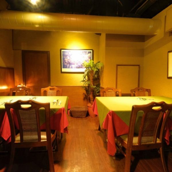There is also a private room where you can sit up to 8 people.We can accommodate entertainment and large parties.Please enjoy a wonderful time with everyone while tasting exquisite iron plate dishes and wine.