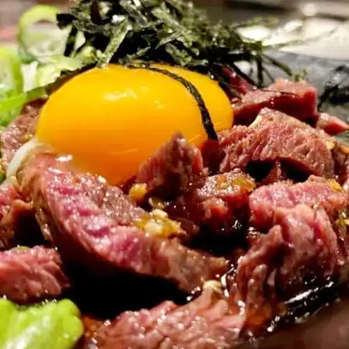 黒毛和牛炙ユッケ