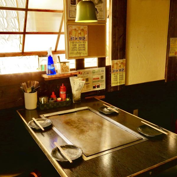 A wood-grained retro atmosphere ♪ A perfect space for a quick drink on your way home from work! We have a large selection of iron plate dishes that go well with sake ◎ [Kobe Station / Izakaya / All-you-can-drink / Yakitori / Meat / Kobe]