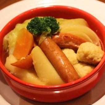 鶏つくねとソーセージのカレーポトフ