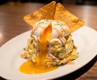 スパイシーポテサラ on 半熟卵