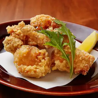 ビアホール風 大きな若鶏のから揚げ