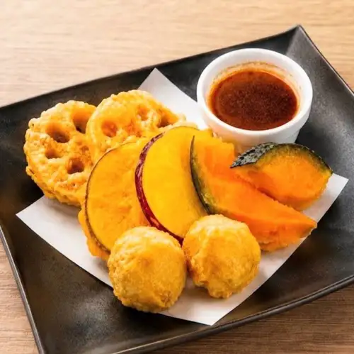 Four kinds of autumn vegetable fritters with burnt miso mayonnaise sauce