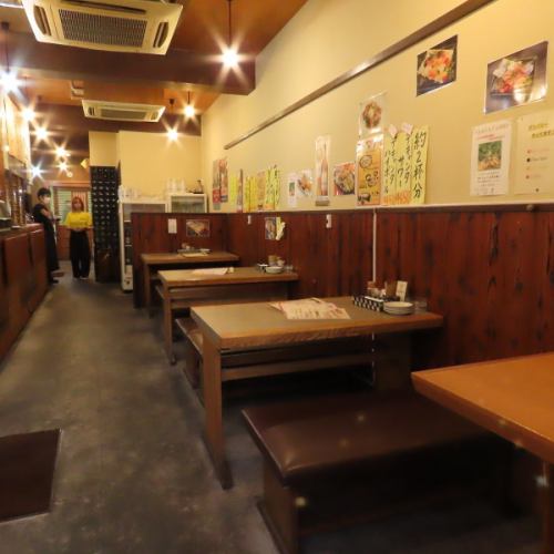 Masakado main store 1st floor seats ☆ Open kitchen and table