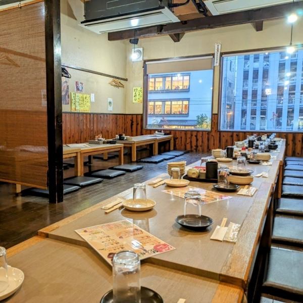 (We can also reserve the floor for up to 40 people for company banquets, etc.) Special seats with a view of the night view of Nakasu☆ 2nd floor tatami room (30 to 40 people maximum).If you have 40 people, you can reserve the second floor seats! Now accepting reservations for banquets♪