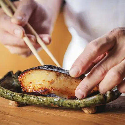 【３H飲放】銀タラの西京焼き×鮮魚のお造5種盛りや本日の握り寿司「皐月」全9品5980円⇒5000円