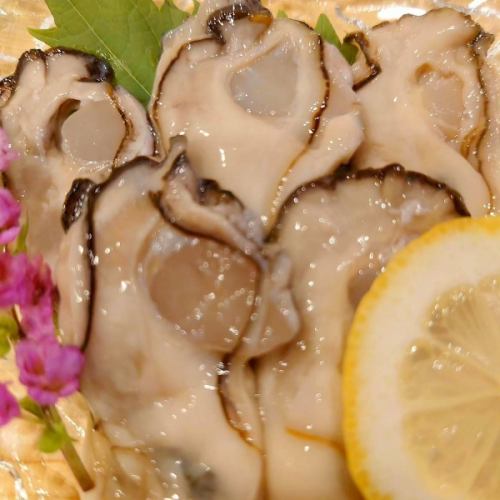 Fresh seasonal delicacies such as oysters change with the season.