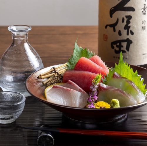 Enjoy Japanese sake and special Japanese cuisine