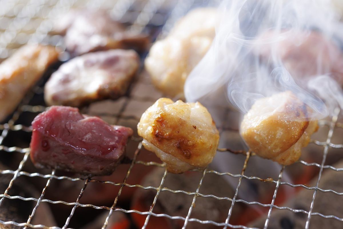 고기의 신선도를 고집한 돼지 호르몬 전문점!! 후쿠이의 식재료를 사용한 일품 요리도 다수♪