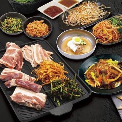 サムギョプサル食べ放題が3000円~♪昼宴会で更に500円オフに!