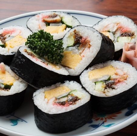 ~Recommended for traveling with children~ Maki sushi 300 yen~