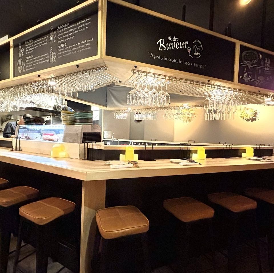 Miso bistro Buveur is a great place for women! Healthy food and wine bistro small plates