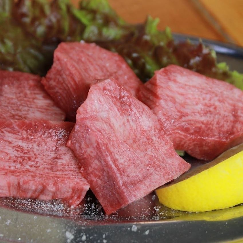 厳選したお肉はどれも抜群の旨味を持ったこだわりのものを厳選◎