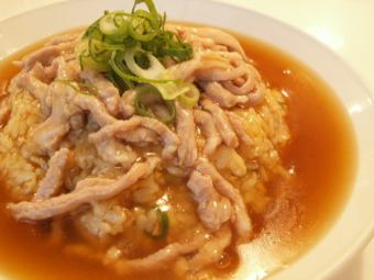 肉あんかけチャーハン/牛カルビ焼肉チャーハン/牛玉オイスターソース丼　各