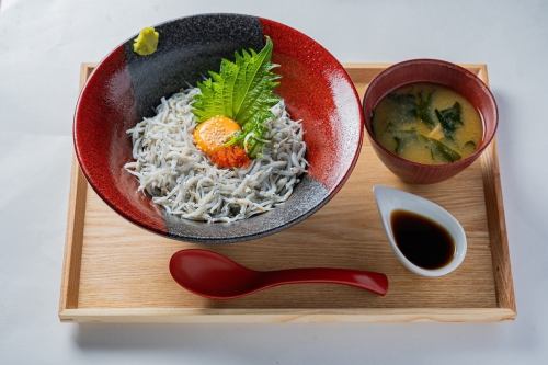 釜揚げしらす丼