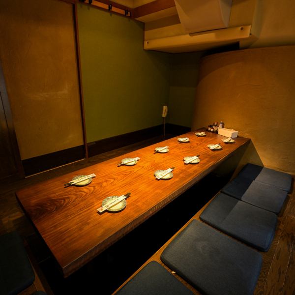 [Now accepting reservations for banquets] We have a wide variety of private rooms available to accommodate anything from 2 people to large groups of around 20 people.We can accommodate any number of people in a private room, so you can use it for any occasion. It can be used for a drinking party with close friends, or as a must-have business meeting - it's up to you! All of our staff will treat you with the utmost care.